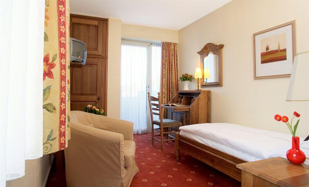 Airport Fashion Hotel Дюссельдорф Экстерьер фото