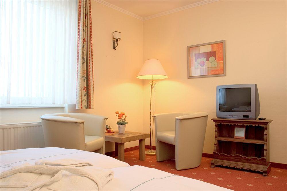 Airport Fashion Hotel Дюссельдорф Экстерьер фото