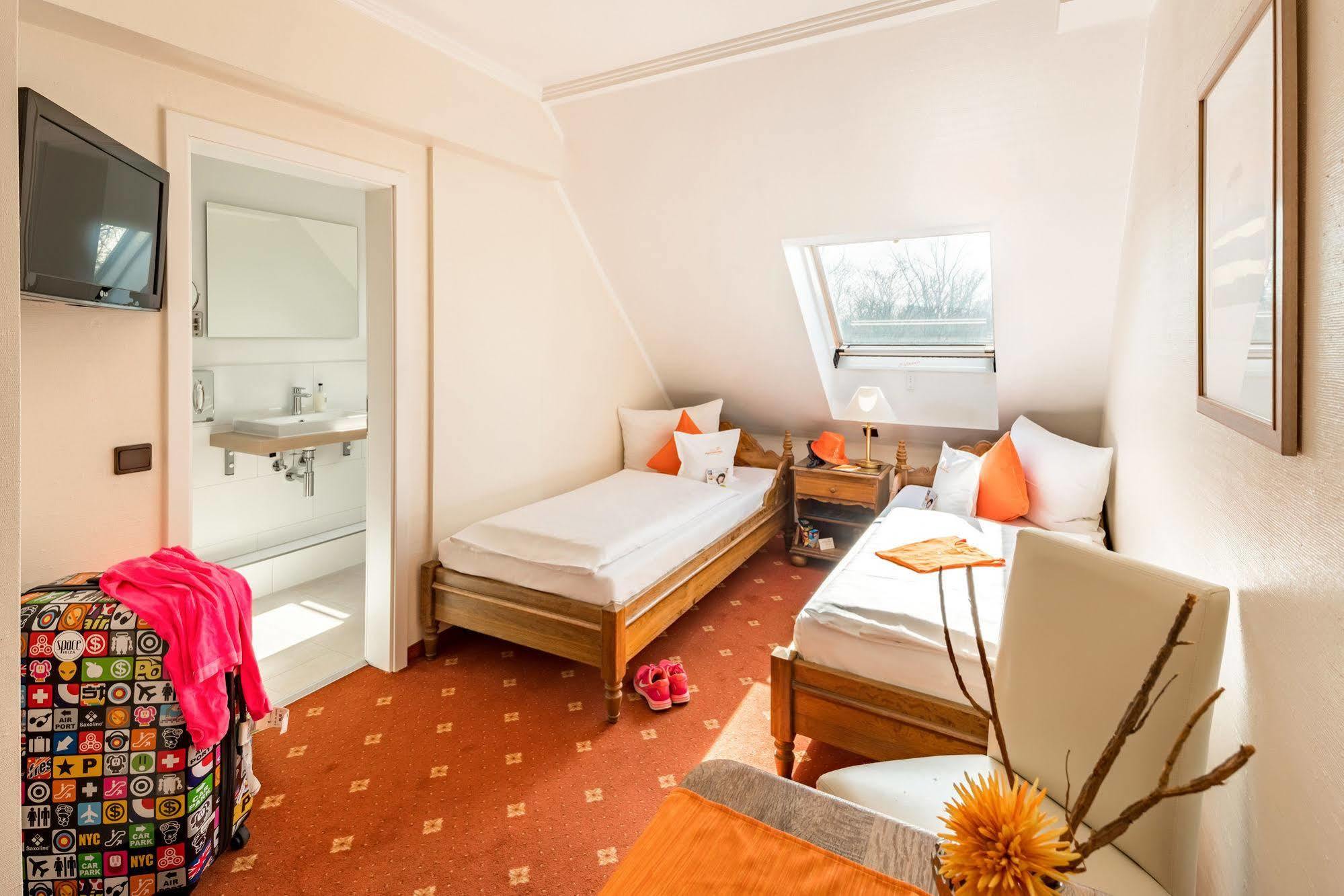 Airport Fashion Hotel Дюссельдорф Экстерьер фото
